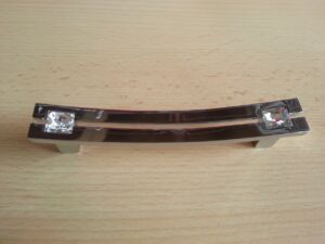 Мебелни дръжки модел CD6710-0096-G2-K