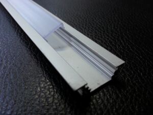 Алуминиев профил за LED лента 2 м - ГРОУВ комплект с покриваща лента - КЛИК ПРОЗРАЧНА