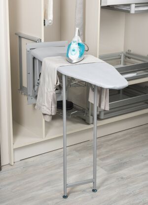 Дъска за гладене прибираща се в Гардероб, Шкаф