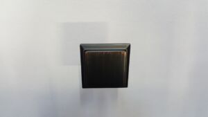 Мебелна Дръжка Черен Мат с Меден Отенък (нишки)