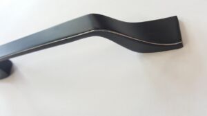 Мебелни Дръжки Черен Мат с Хромиран Кант