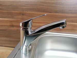 Стоящ смесител за керамична мивка Rio 122