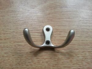 Мебелна Закачалка САТЕН - МИНИ