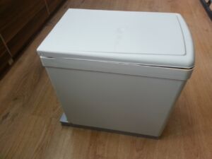 Кош за вграждане в шкаф с две разделения 7.5 + 7.5 ПВЦ