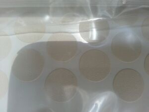 Самозалепваща тапа за покриване на винт