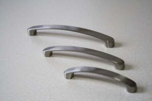 Мебелна дръжка модел 603