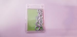 Кука затворена в блистер