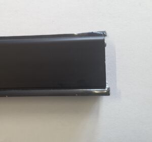 Малка водобранна лайсна - Черна 20/10