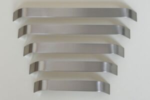 Мебелни дръжки модел 804