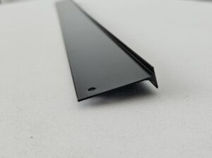 Лайсна за плот 4 см А/Р право криво Черна