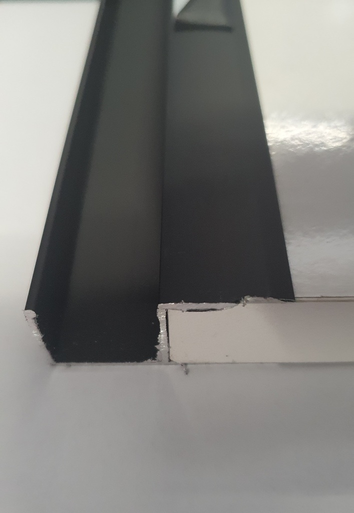 У образна кант дръжка в черен мат за гардероби с плъзгащи врати - Image 2