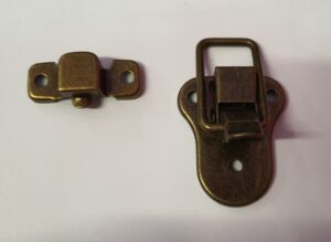 Закопчалки за Дървени Кутии в Античен Стил