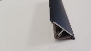 Водобранна лайстна -15/15 черен мат