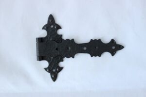 Мебелна панта старинна асиметрична голяма 95Х150мм