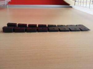 мебелна стъпка, подложка (клинче)