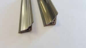 Водобранна лайснa Хром