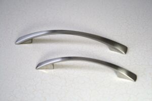 Мебелни дръжки модел 5117