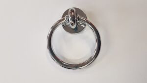 Мебелна Дръжка с външен монтаж Халка - Хром