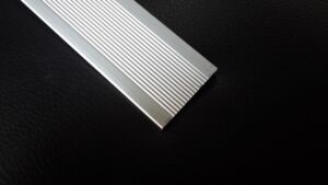 Кант лайсна за плот модел 40х3000