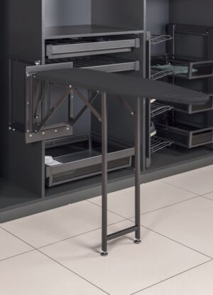 Падаща дъска за гладене с въртящ и повдигащ механизъм