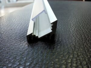 Алуминиеви профили за LED лента - КОРНЕР с КЛИК ПРОЗРАЧНА