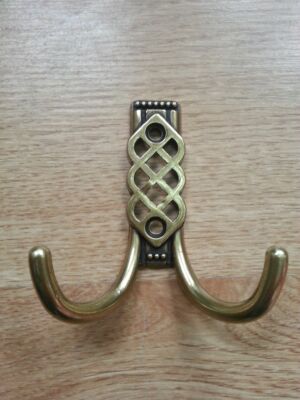 Мебелна Закачалка модел W102-G4-A