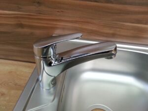 Стоящ смесител за керамична мивка Rio 122