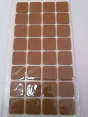 Залепваща мека подложка-лепенка за мебели модел 25х25 мм