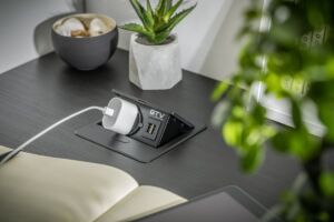 Разклонител за вграждане на плот маса Еденичен с USB порт в Черен цвят