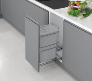 Кухненски кош за вграждане в шкаф с плавно затваряне - 300мм
