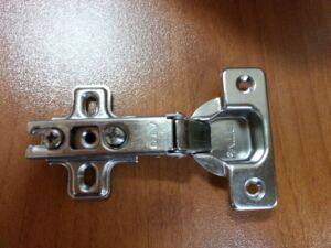 Мебелна панта (покрит кант)