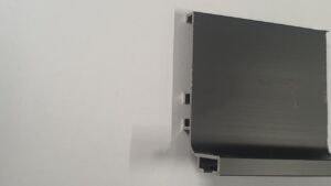 L - образен профил за долен ред без дръжка - Черен