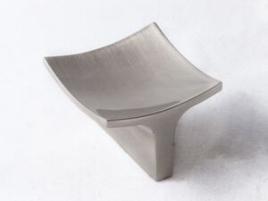 Мебелни дръжки модел 9401