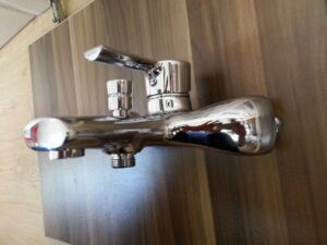 Смесител стоящ за Баня модел LX 101