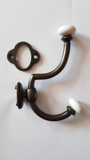 Закачалка в античен ретро стил с керамика